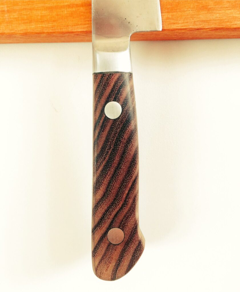 Custom knife handle